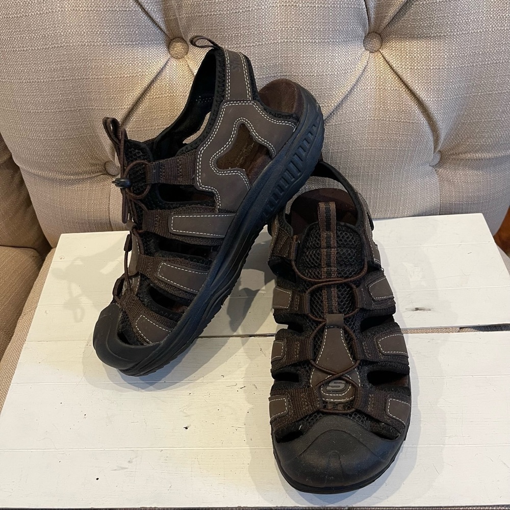 SKECHERS Mens Shape-Up Sandal